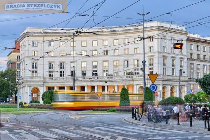 Mieszkanie Sprzedaż  Śródmieście pl.&nbsp;Zbawiciela 8